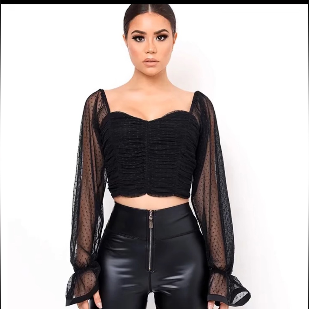 Sexy “apeach” crop top. Sheer ruched top with a zipper back. Medium